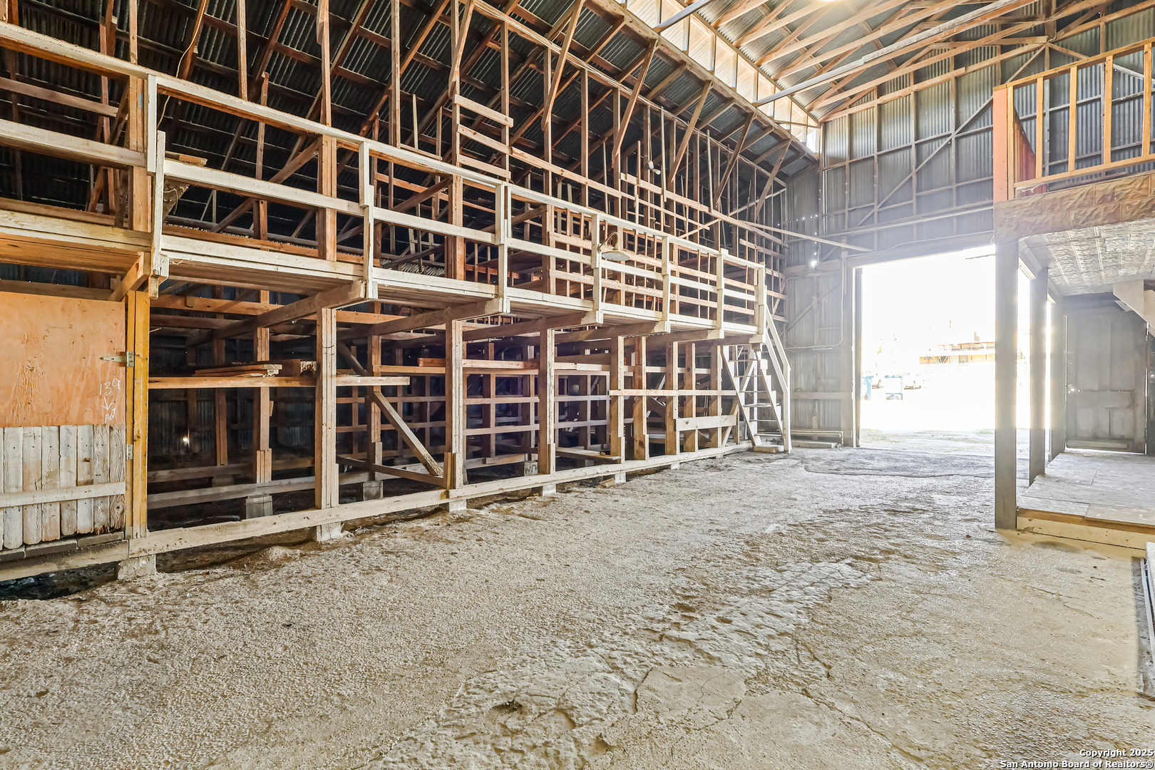 1001 D Floresville TX 78114