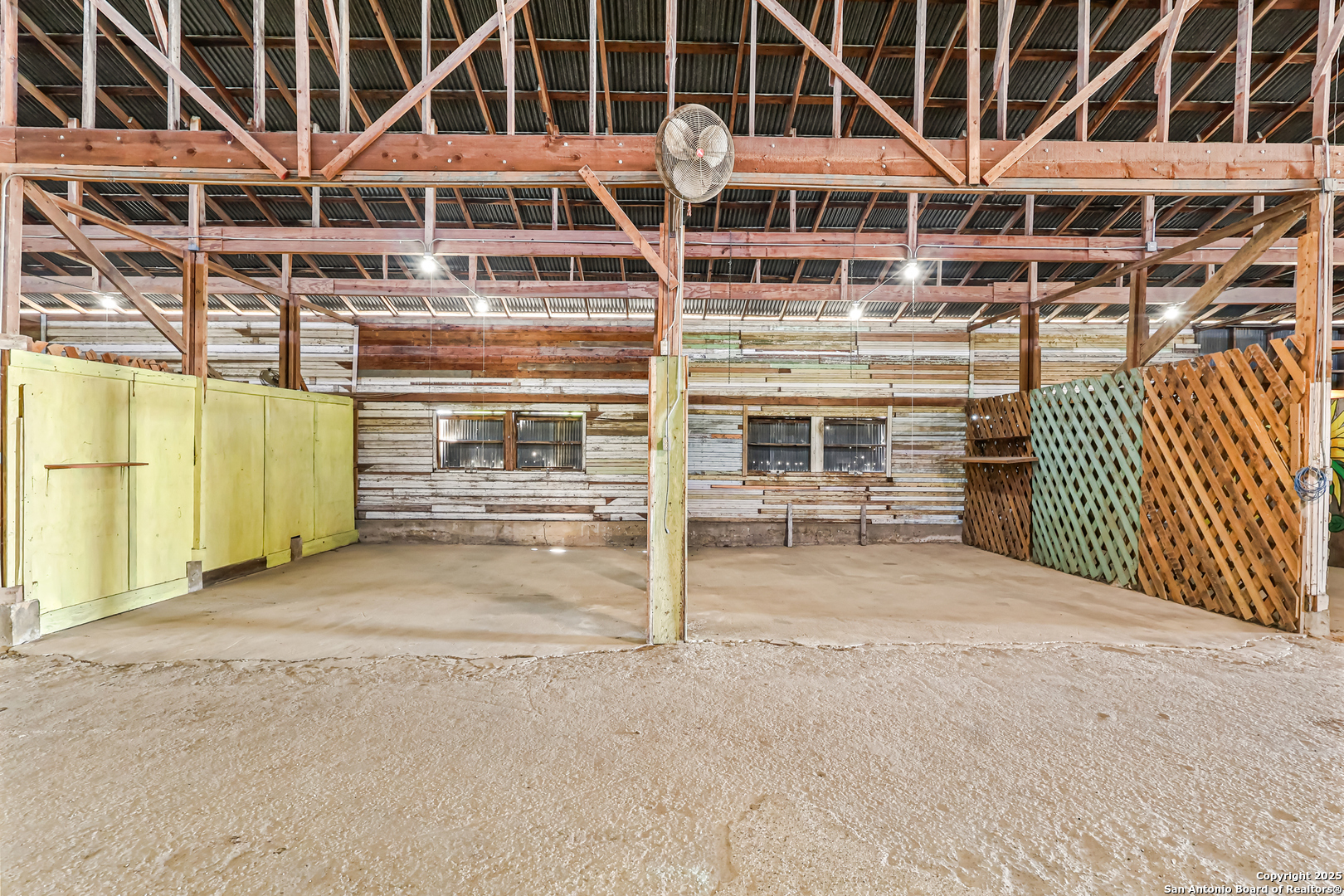 1001 D Floresville TX 78114