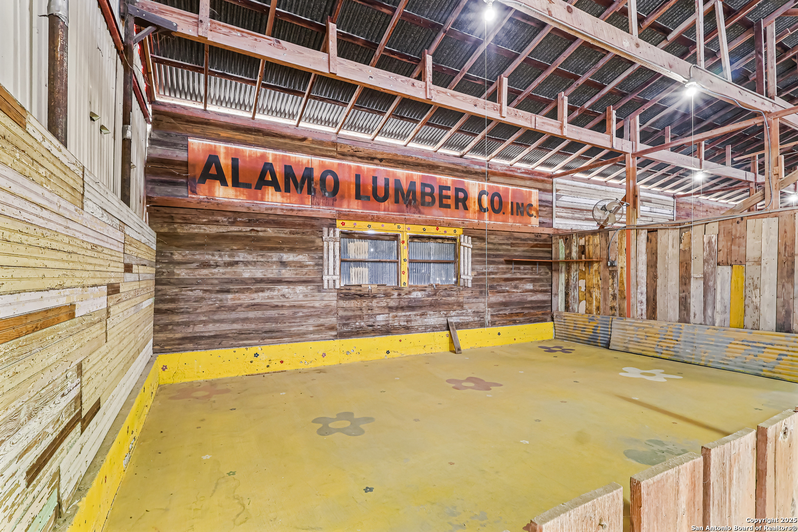 1001 D Floresville TX 78114