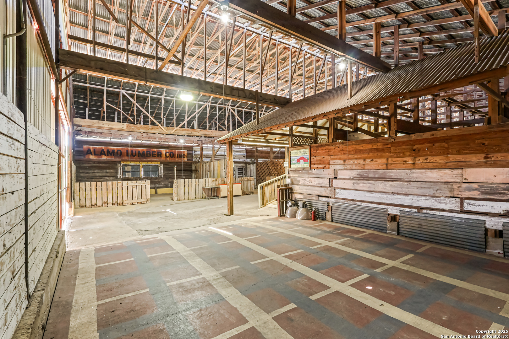 1001 D Floresville TX 78114