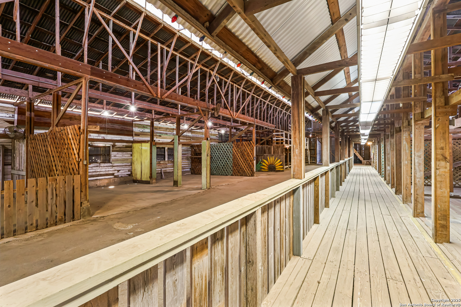 1001 D Floresville TX 78114