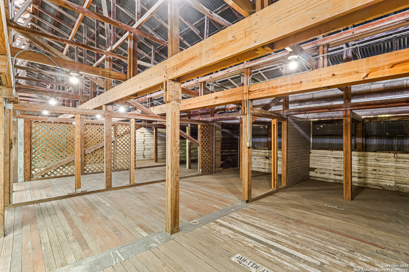 1001 D Floresville TX 78114