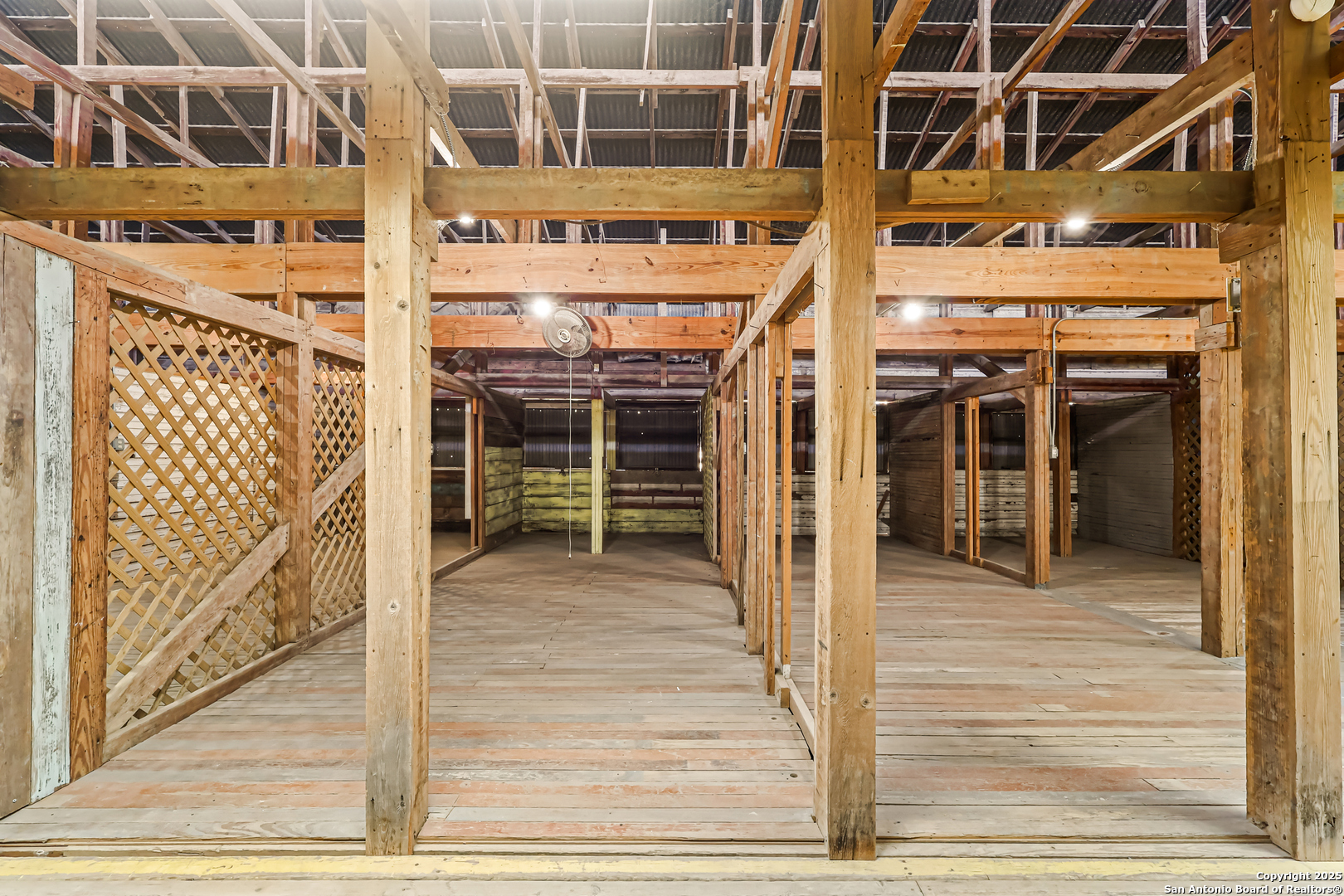 1001 D Floresville TX 78114