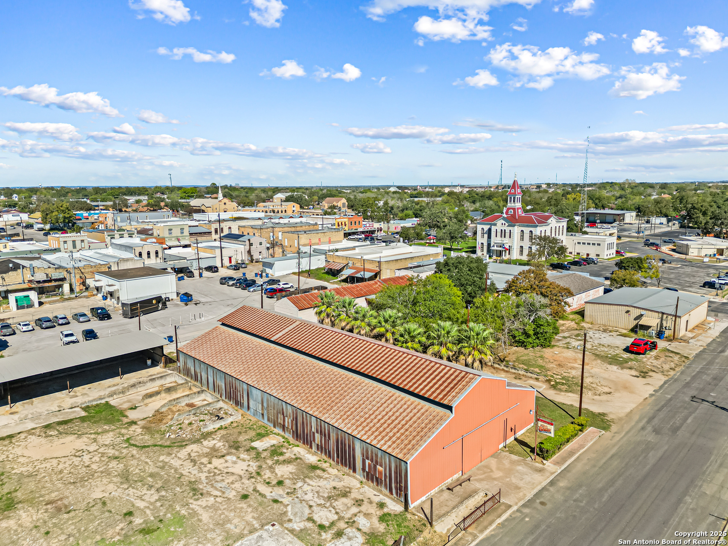 1001 D Floresville TX 78114