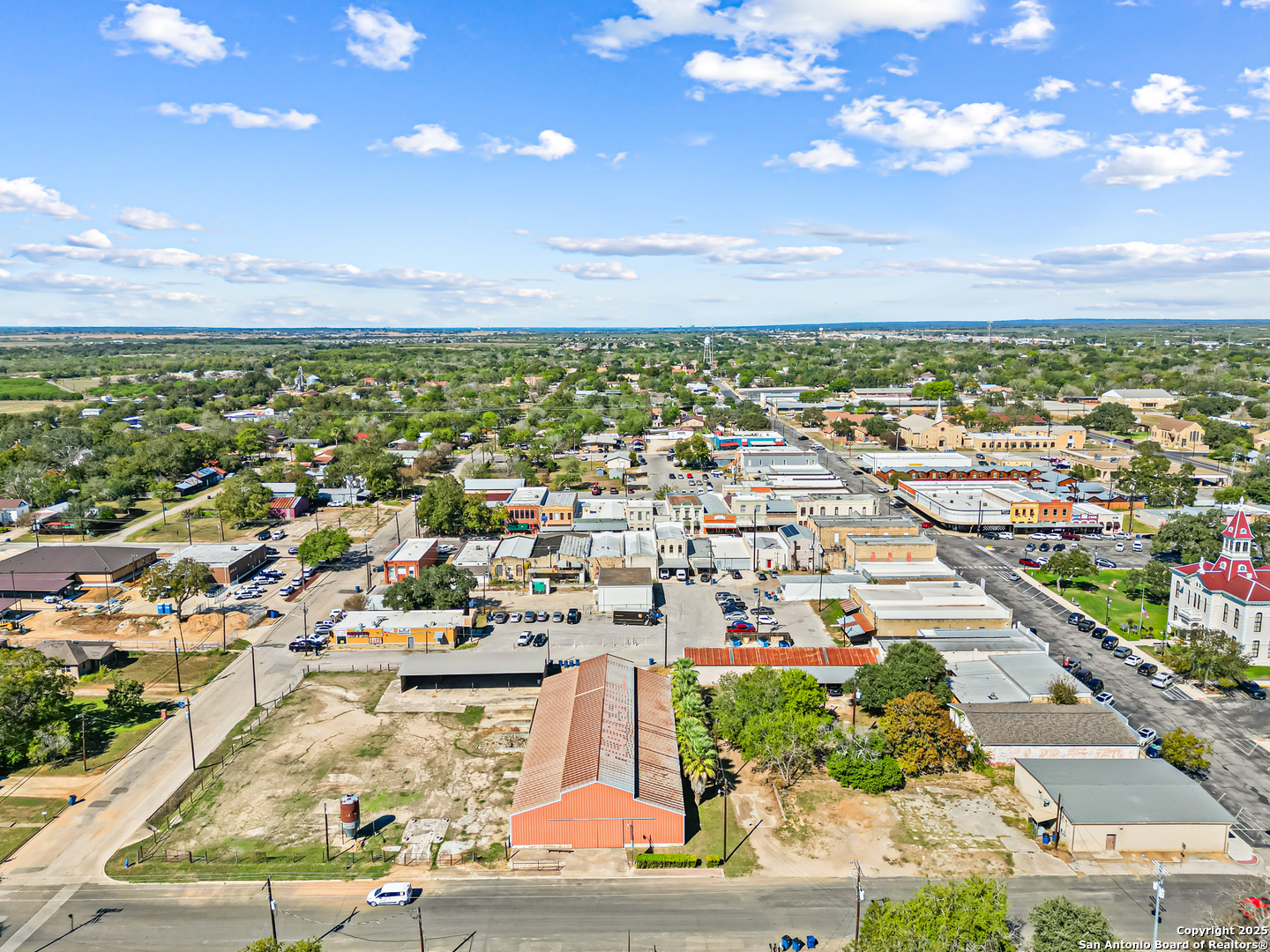 1001 D Floresville TX 78114