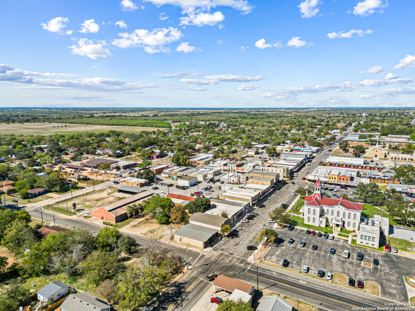 1001 D Floresville TX 78114