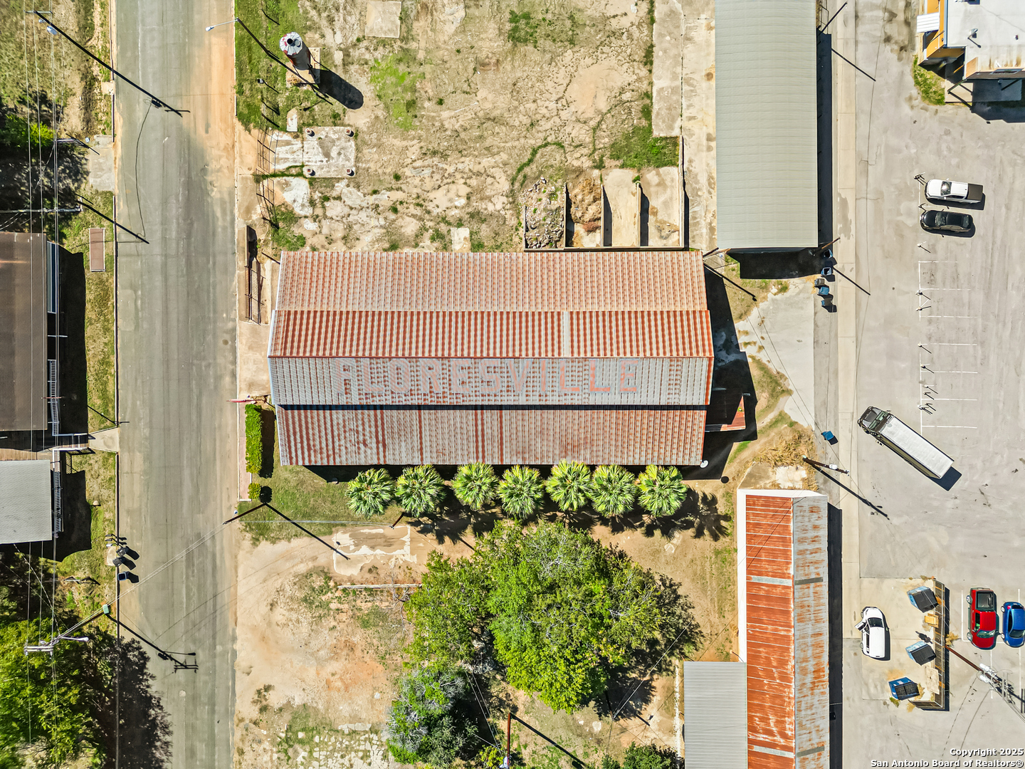 1001 D Floresville TX 78114