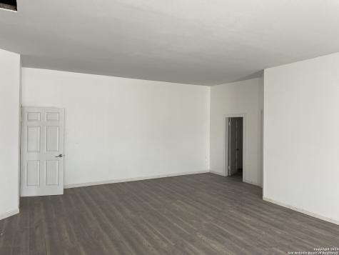 1110 18th Street Hondo TX 78861
