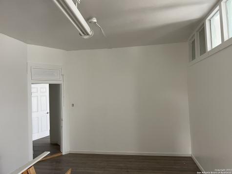 1110 18th Street Hondo TX 78861