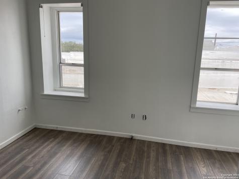 1110 18th Street Hondo TX 78861