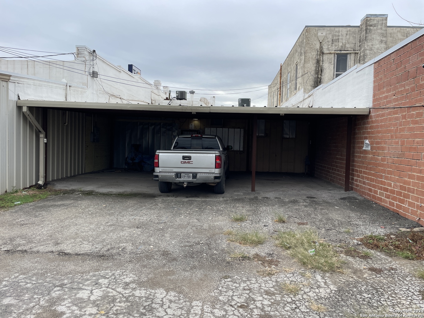 1110 18th Street Hondo TX 78861