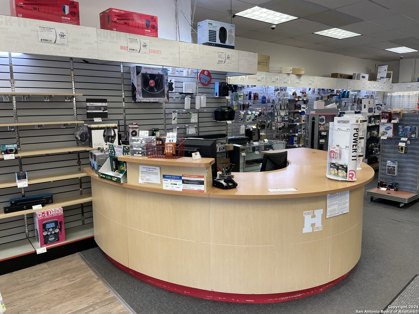 1110 18th Street Hondo TX 78861