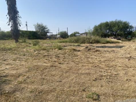 15650 Interstate Highway 35 Dilley TX 78017