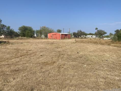 15650 Interstate Highway 35 Dilley TX 78017