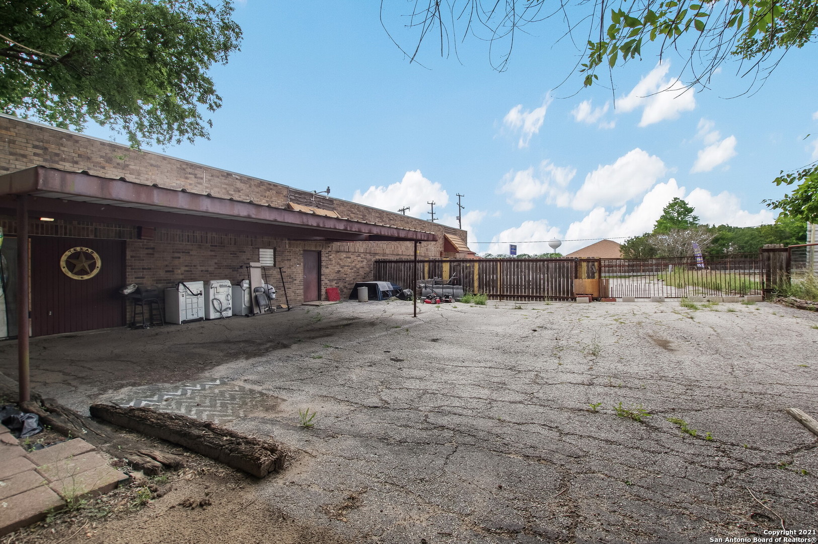 6240 Montgomery Windcrest TX 78239