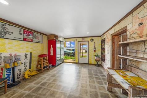 4455 Highway 27 Kerrville TX 78028