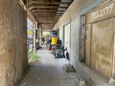 5310 S Flores San Antonio TX 78214