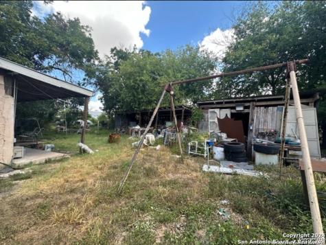 5310 S Flores San Antonio TX 78214