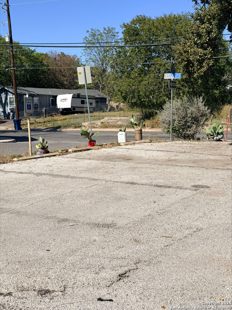 2526 Guadalupe San Antonio TX 78207