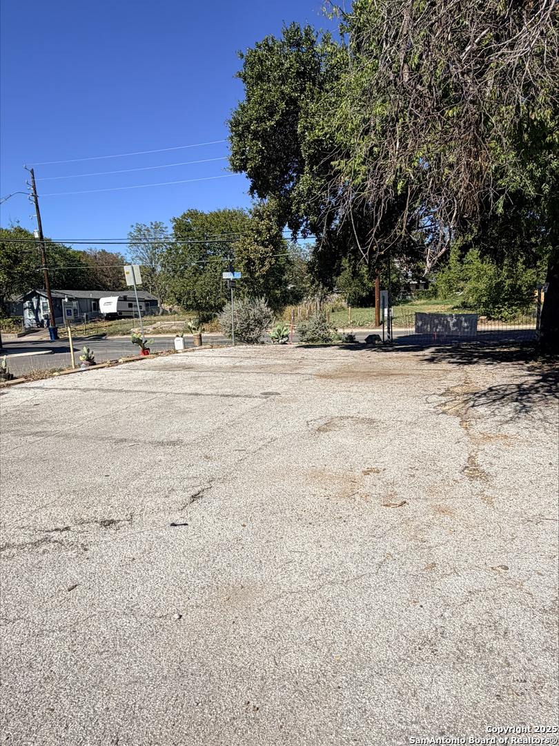 2526 Guadalupe San Antonio TX 78207