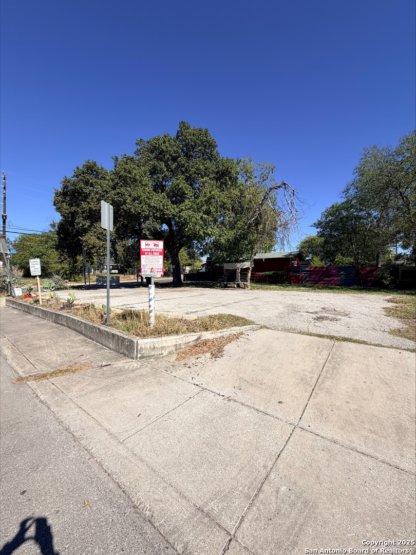2526 Guadalupe San Antonio TX 78207