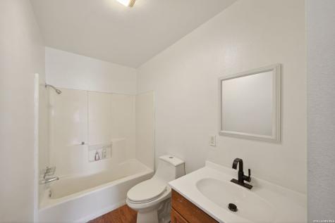 3215 Zanderson Jourdanton TX 78026