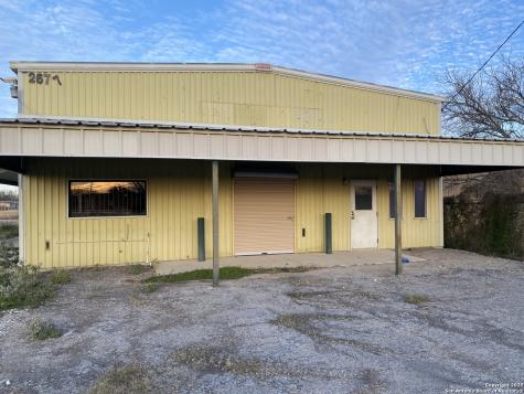 2677 Us Highway 83 Carrizo Springs TX 78834