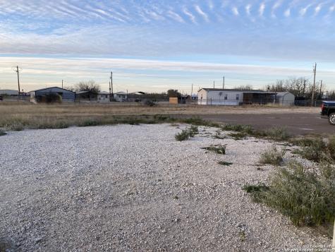 2677 Us Highway 83 Carrizo Springs TX 78834