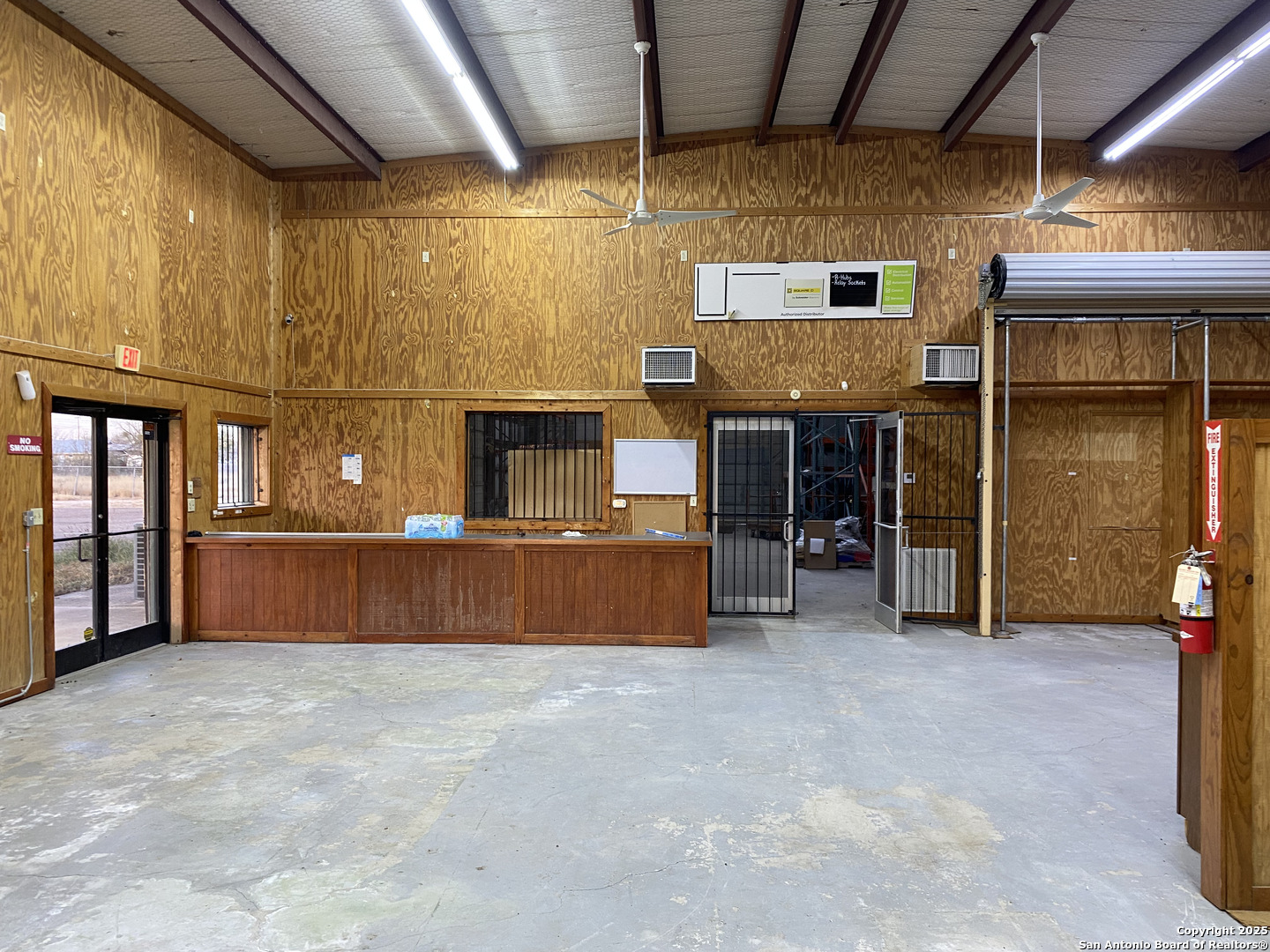 2677 Us Highway 83 Carrizo Springs TX 78834