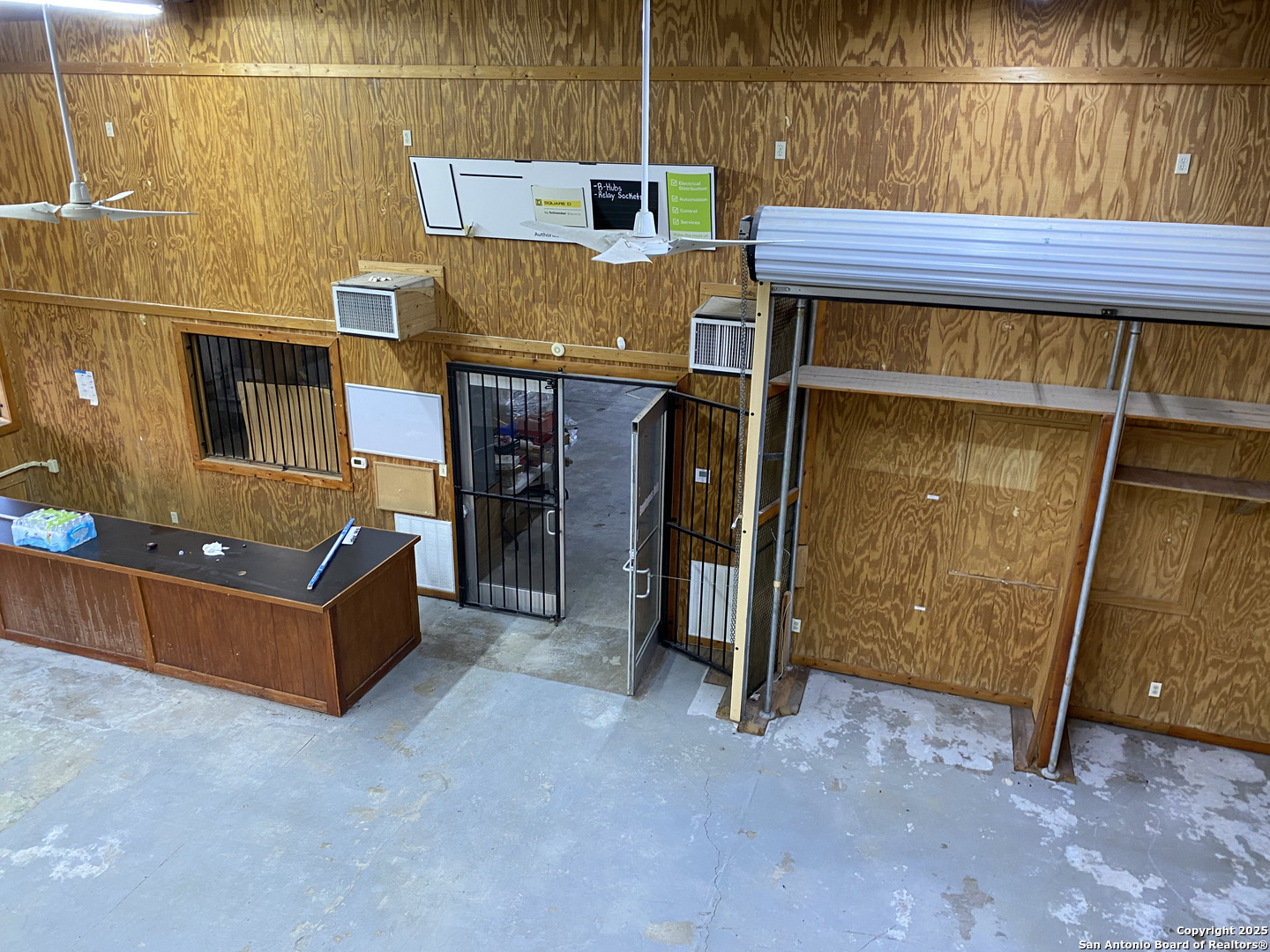 2677 Us Highway 83 Carrizo Springs TX 78834