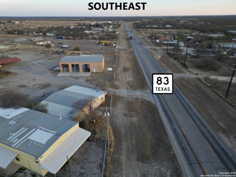 2677 Us Highway 83 Carrizo Springs TX 78834