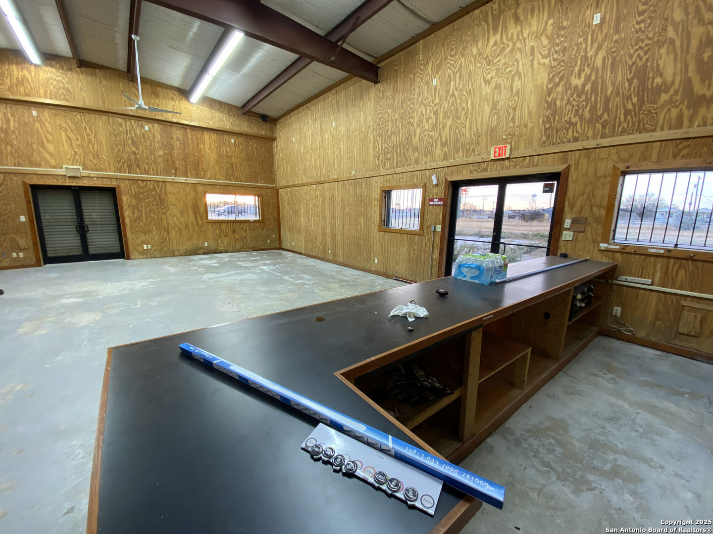 2677 Us Highway 83 Carrizo Springs TX 78834