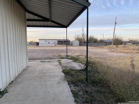 2677 Us Highway 83 Carrizo Springs TX 78834