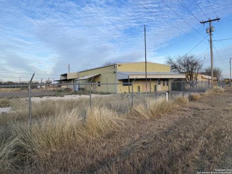 2677 Us Highway 83 Carrizo Springs TX 78834