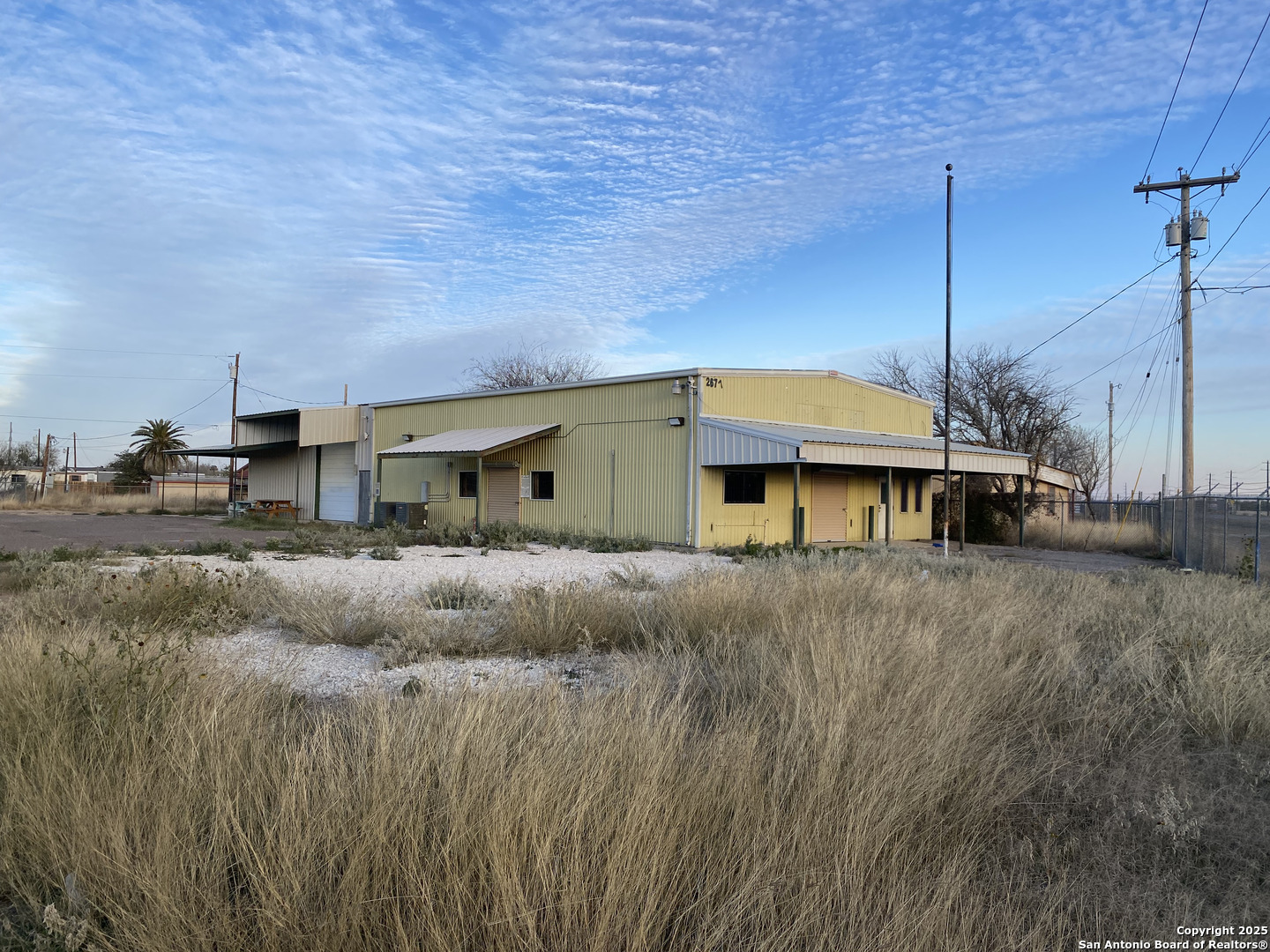 2677 Us Highway 83 Carrizo Springs TX 78834