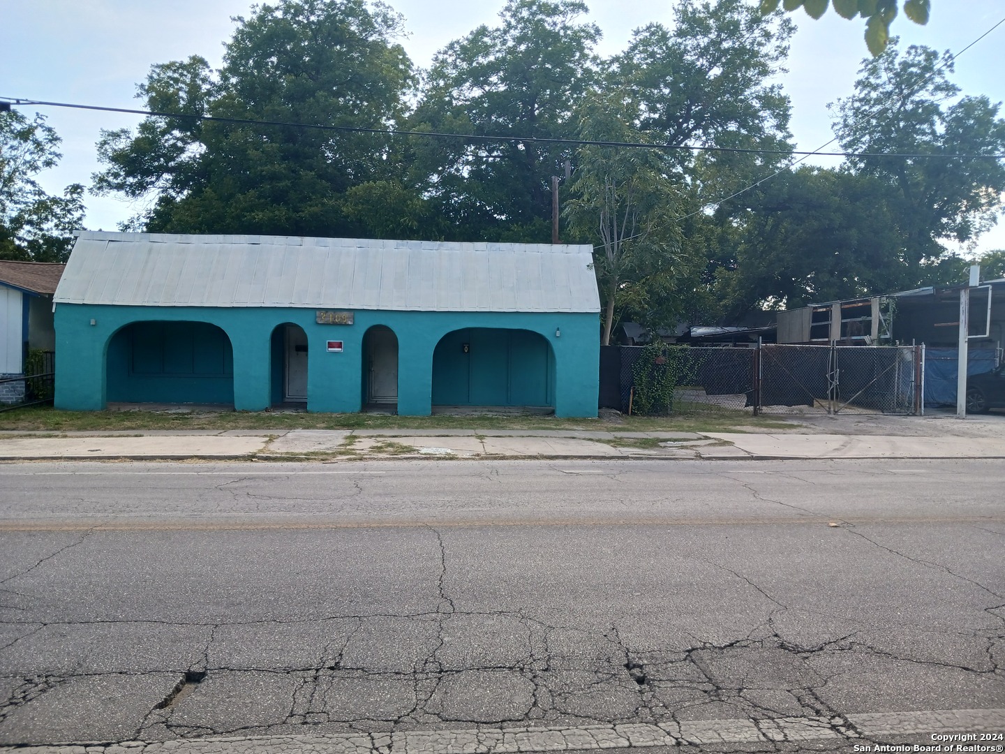 3109 S Flores Street San Antonio TX 78204