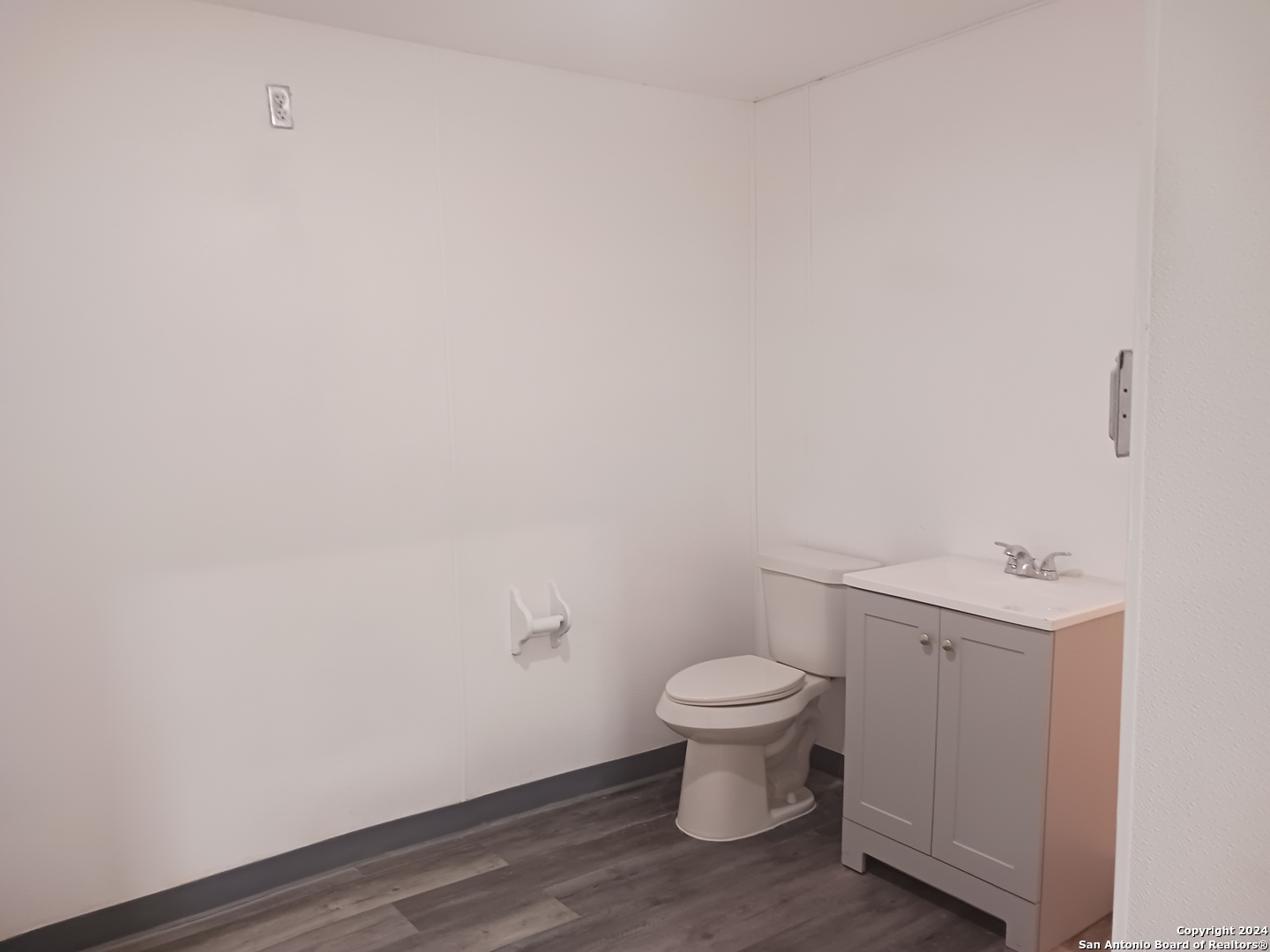 3109 S Flores Street San Antonio TX 78204