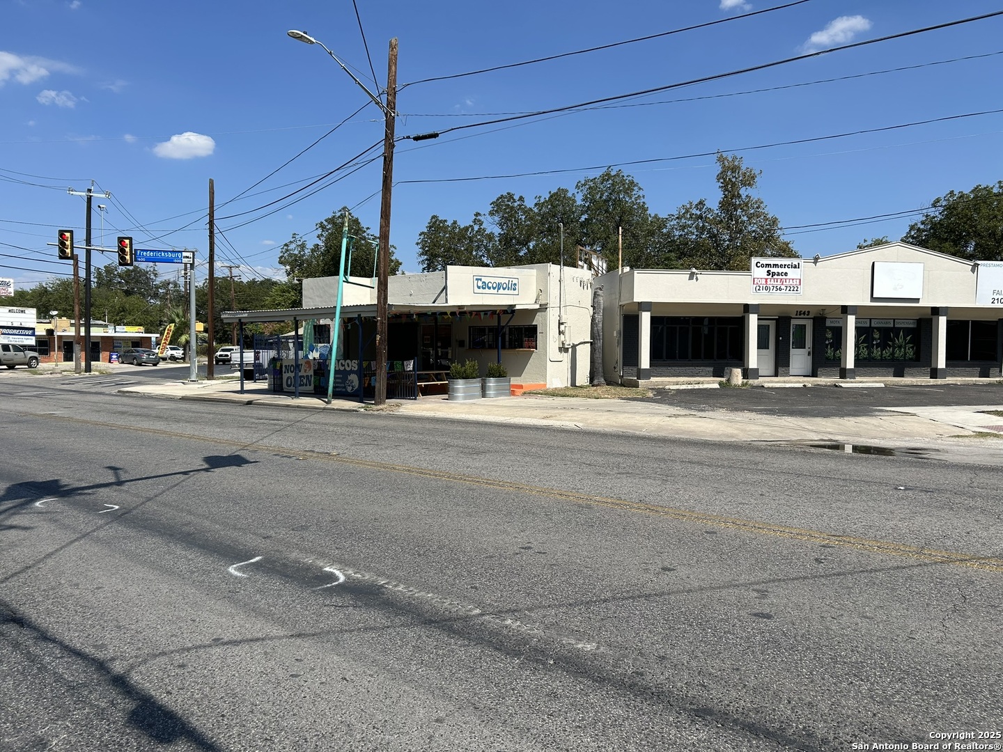 1543 Summit San Antonio TX 78201