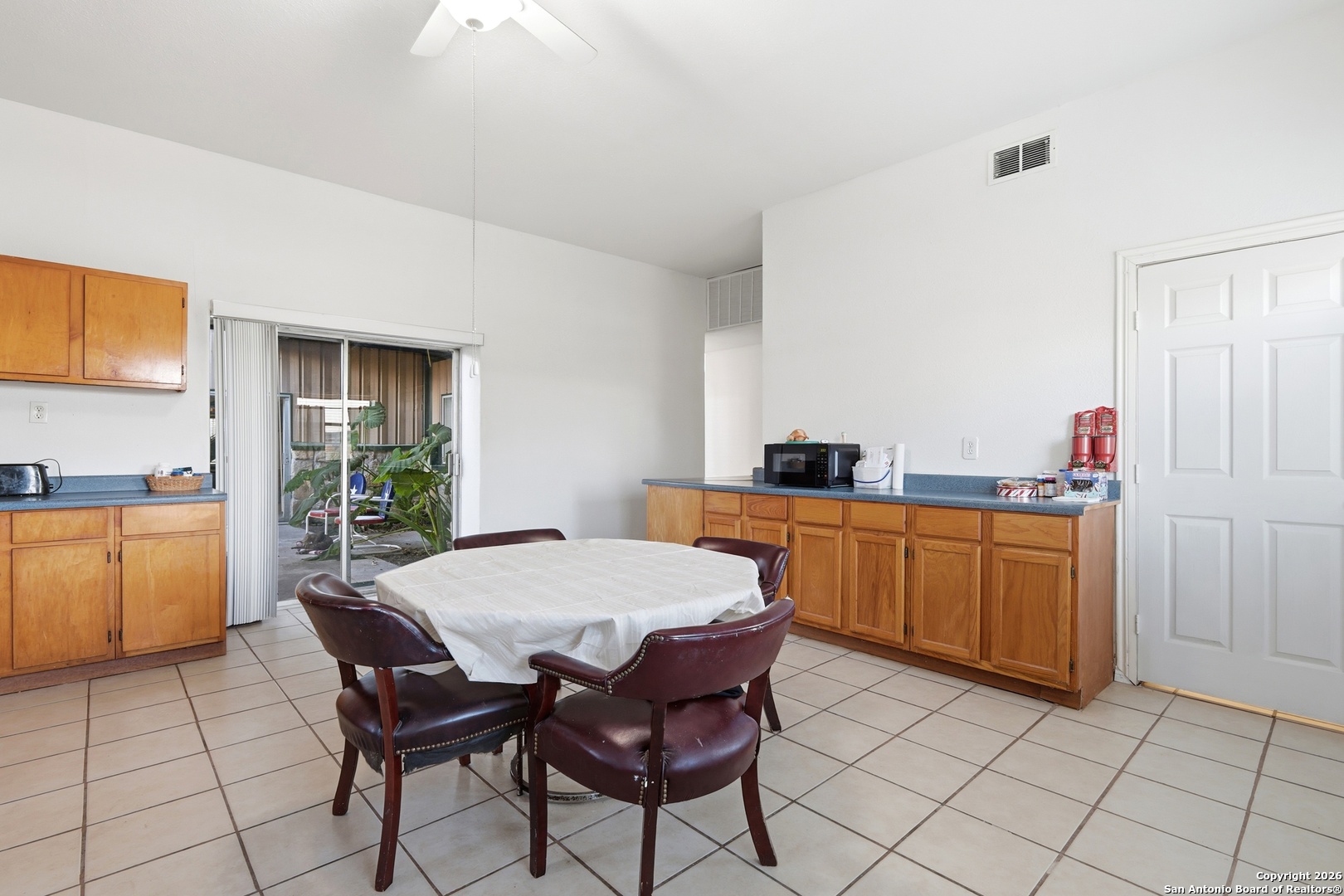 483 Sassman Road Marion TX 78124