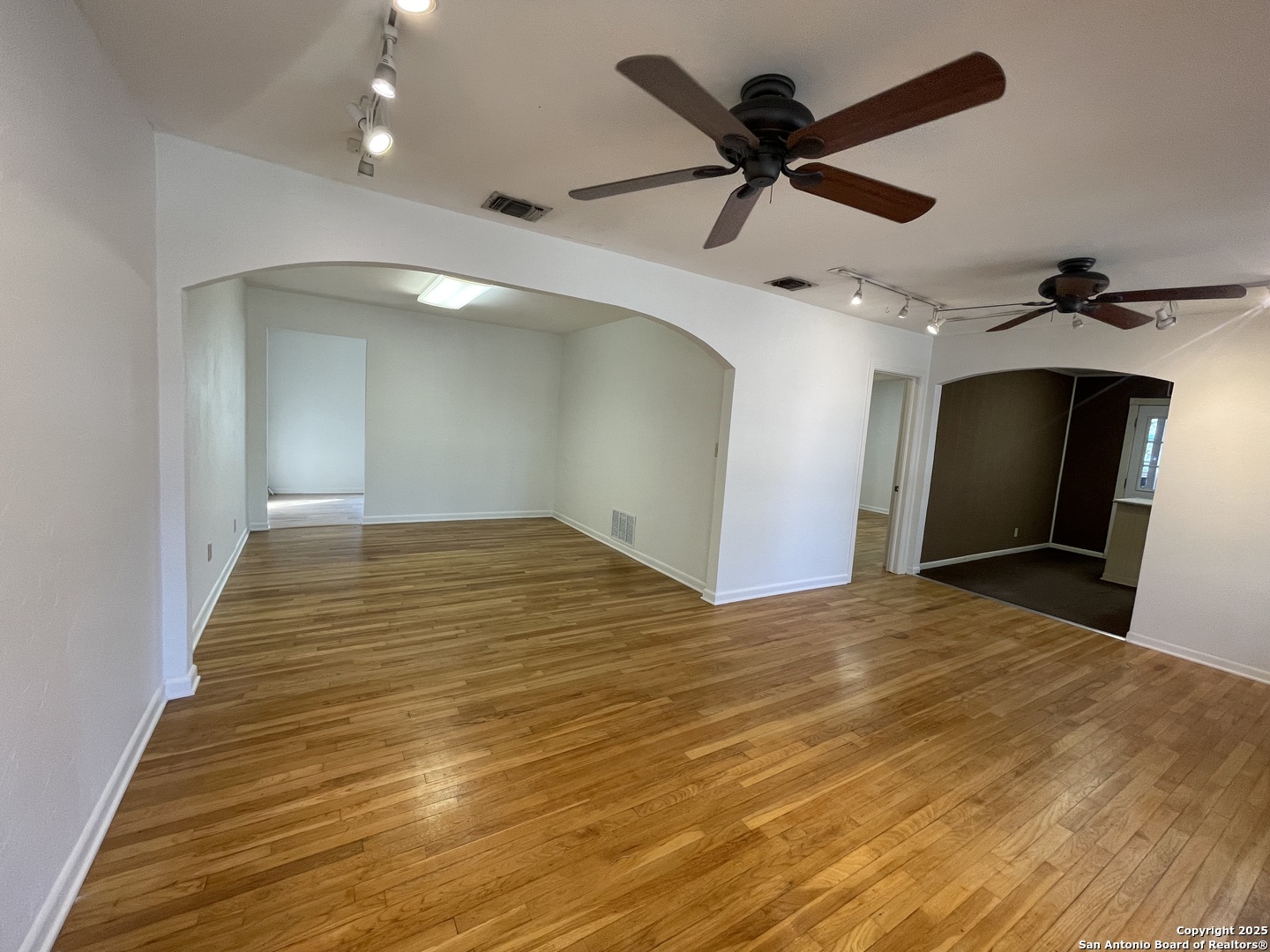 903 W Goodwin Pleasanton TX 78064