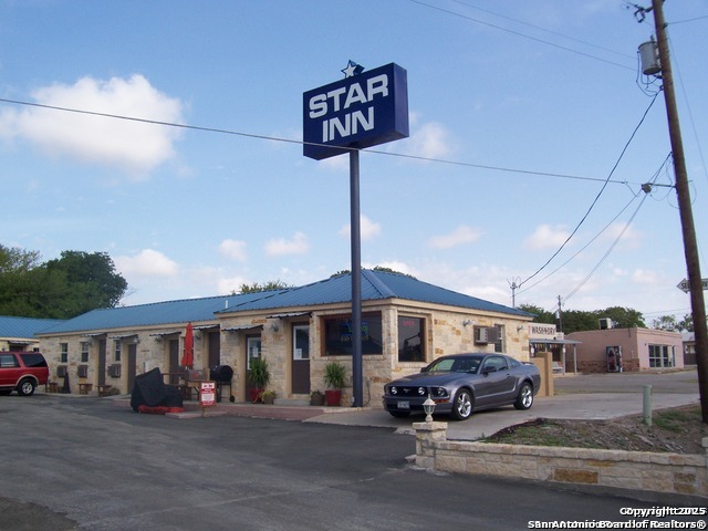 303 N State Highway 123 Karnes City TX 78118