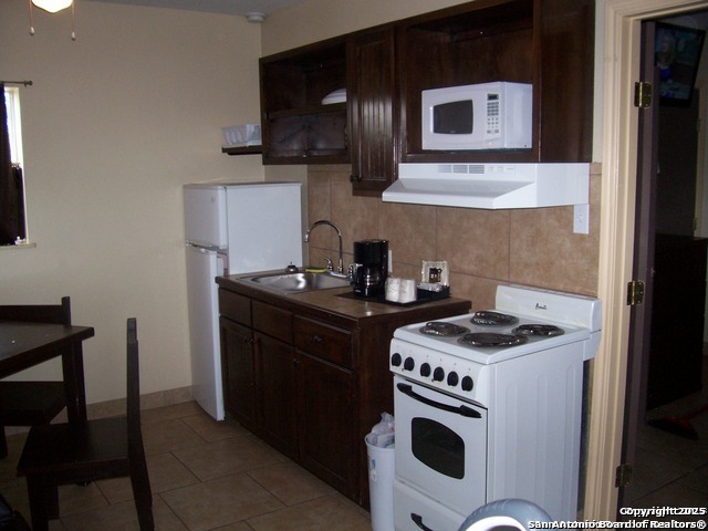 303 N State Highway 123 Karnes City TX 78118