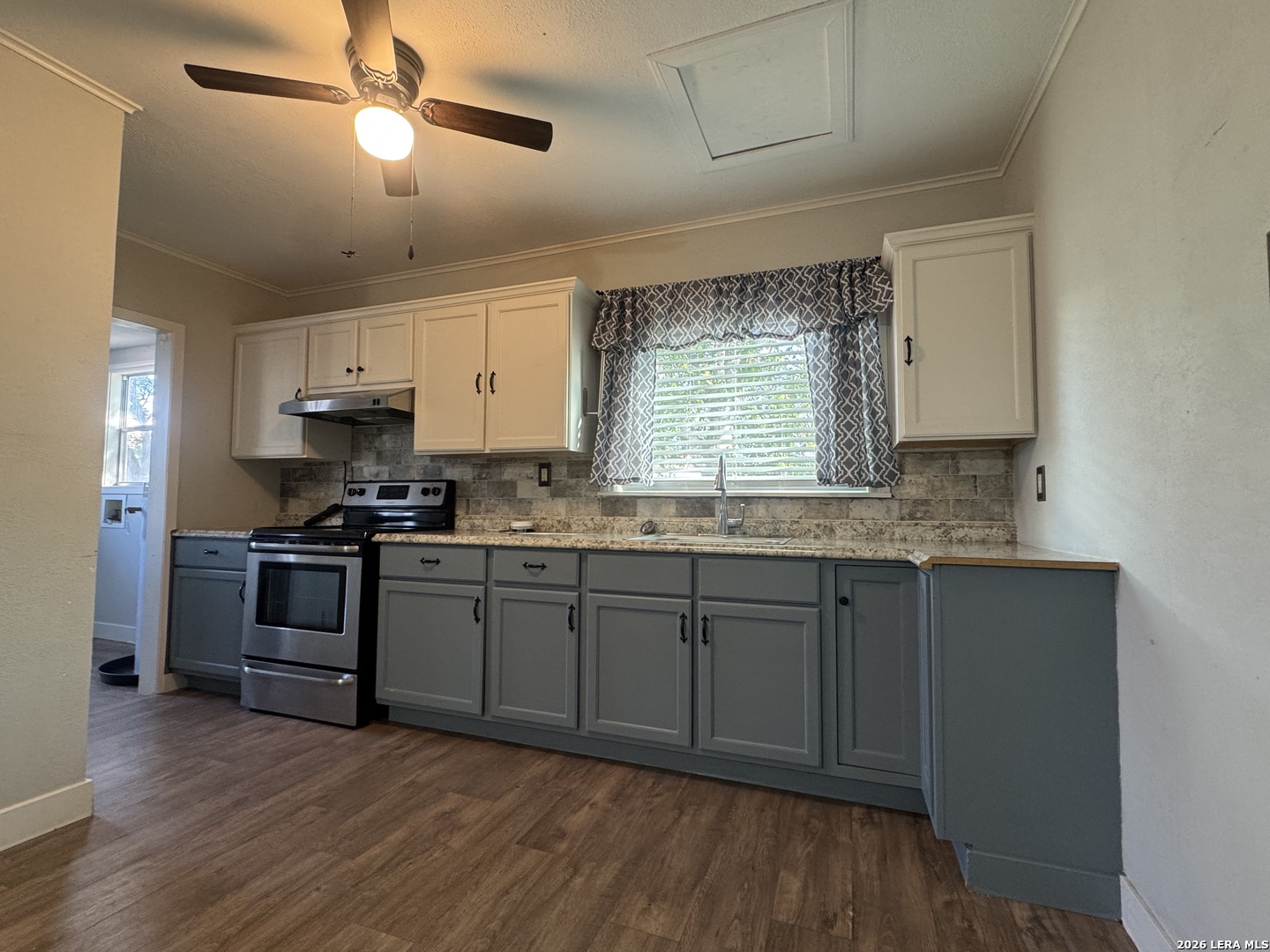 311 W Goodwin Street Pleasanton TX 78064