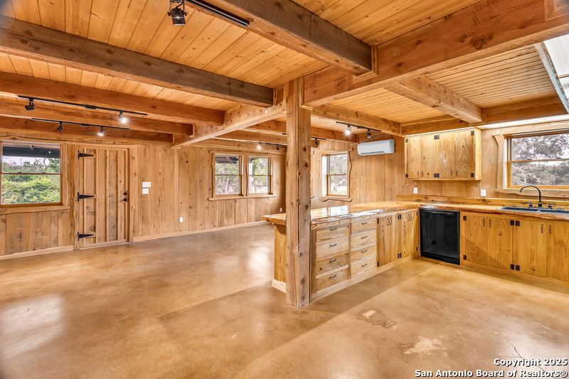 700 Ledgerock Wimberley TX 78676