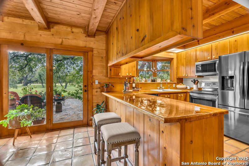 700 Ledgerock Wimberley TX 78676