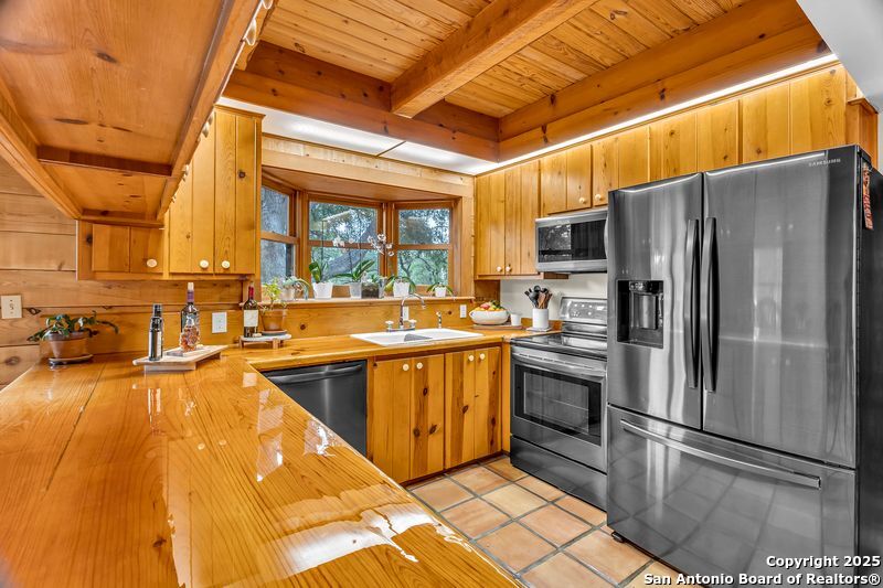 700 Ledgerock Wimberley TX 78676