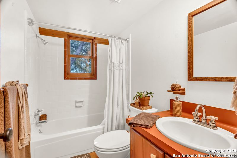 700 Ledgerock Wimberley TX 78676