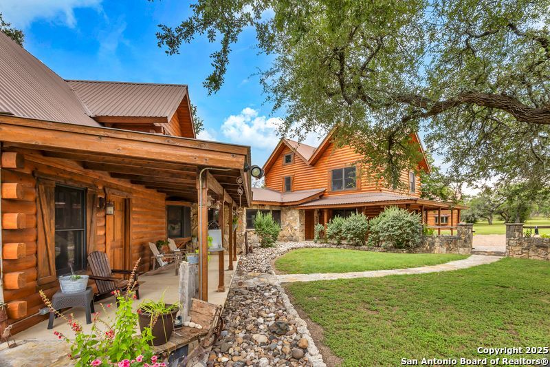 700 Ledgerock Wimberley TX 78676