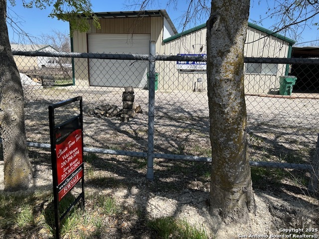 458 Jones Avenue Blanco TX 78606