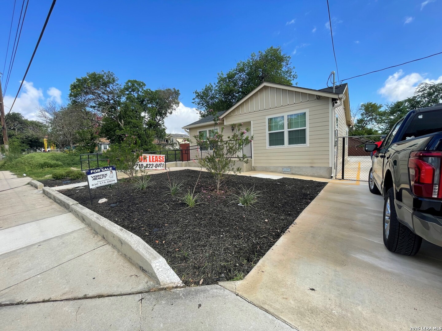 1507 W Hilderbrand San Antonio TX 78202